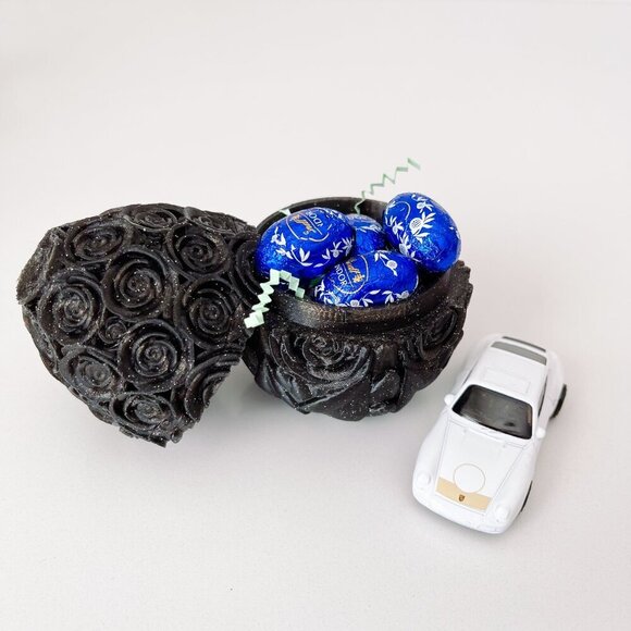 Rose-Covered Easter Eggs โ Handcrafted Party Favors, Spring Decor, Wedding Gifts - Picture 3 of 10